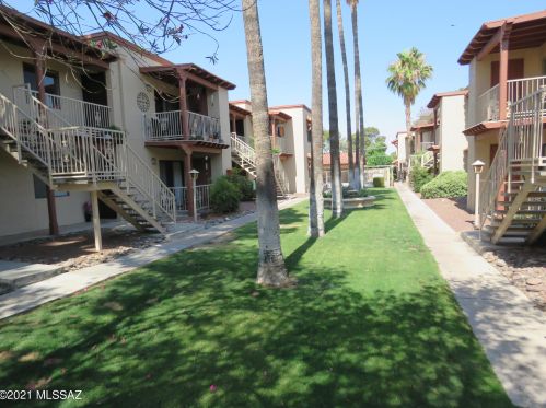 3357 Country Club Rd, Tucson AZ  85713-6205 exterior