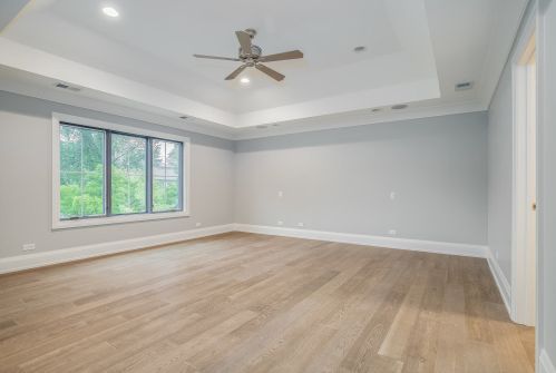 642 Hillside Ave, Elmhurst IL 60126-4247 exterior