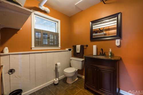 2350 Plainfield Ave, Piscataway NJ 08854-4045 exterior