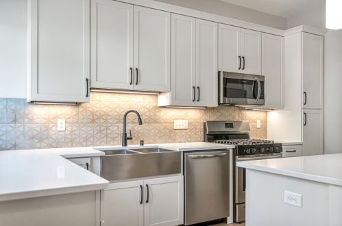 1411 Potter Ave, Milwaukee WI 53207-2115 exterior