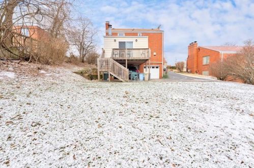 839 Bower Hill Rd, Pittsburgh PA 15243-1508 exterior