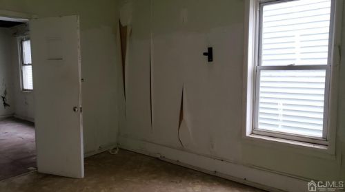 122 Madison Ave, Perth Amboy NJ 08861-4307 exterior