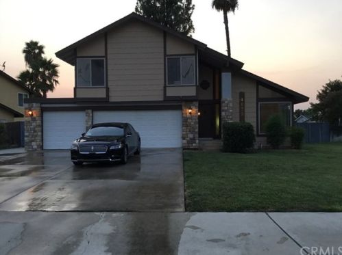 4979 Via Campeche, Riverside, CA 92507-5959