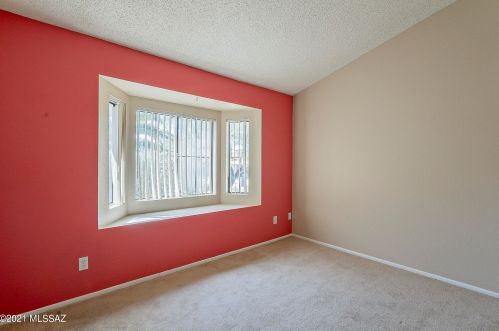 9961 Desert Aire Dr, Tucson AZ 85730-3803 exterior