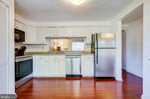 8311 Claremont Wood Dr, Alexandria VA 22309-1895 exterior