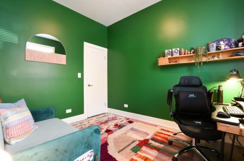 2649 Altgeld St, Chicago IL 60647-1872 exterior