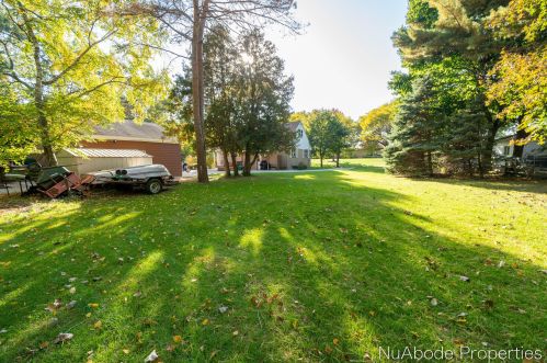 912 Westend Ave, Grand Rapids MI 49504-3847 exterior