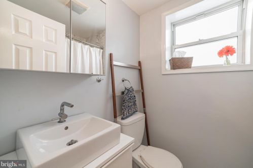 1536 18 St, Philadelphia PA 19145-1402 exterior