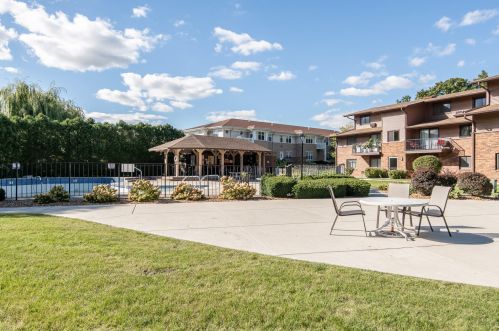 8510 Waterford Ave, Milwaukee WI  53228-2330 exterior