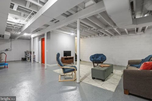 50 Danielle Ct, Trenton NJ  08648-1451 exterior