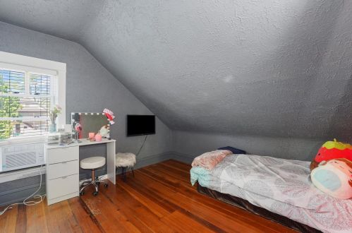 921 Oakland Ave, Joliet IL 60435-4626 exterior