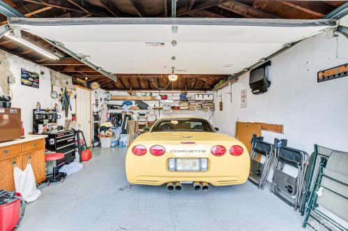 57 Barton St, Edison NJ 08837-2855 exterior