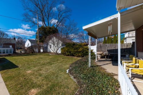 2517 82, Milwaukee WI 53219-0024 exterior