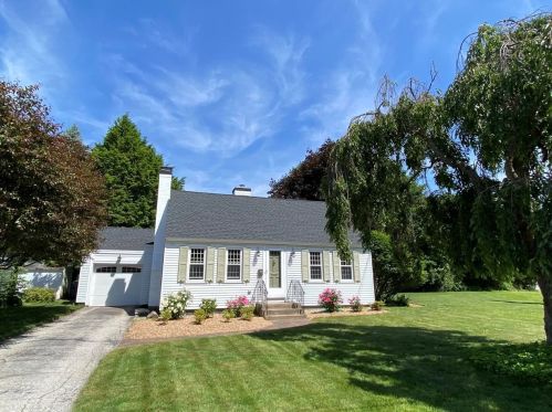 3 Rundlett St, Concord, NH 03301-2223