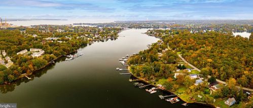 7515 Brightwater Bch Rd, Glen Burnie MD 21060-8410 exterior