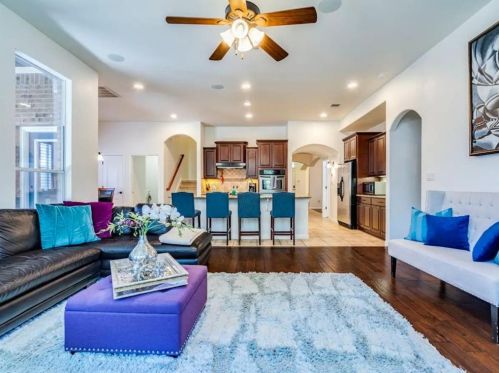 12529 Enchanted Forest Dr, Austin TX  78727-5805 exterior