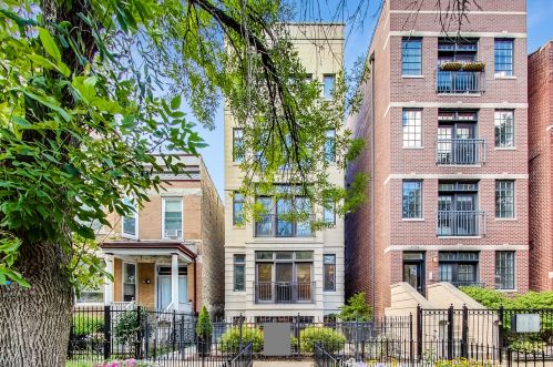 3752 Fremont St, Chicago, IL 60613-4093