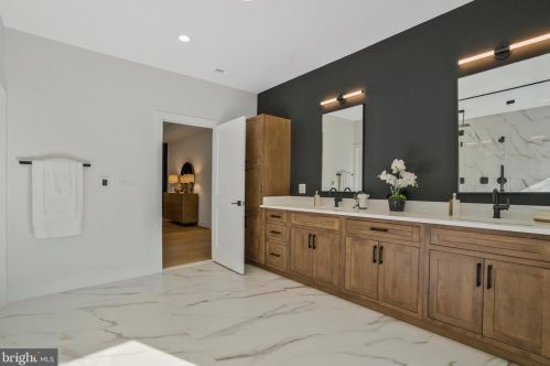 1520 Brookhaven Dr, Mc Lean VA  22101-4127 exterior