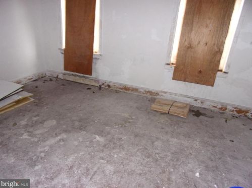 425 10 St, Chester PA 19013-5904 exterior