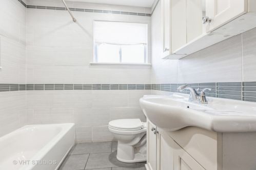 5801 Mulligan Ave, Chicago IL 60638-3430 exterior