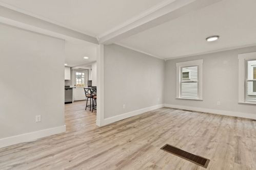 27 Un St, Taunton MA 02780-3312 exterior