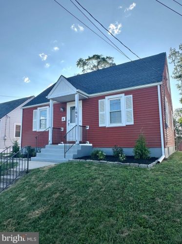 165 Irvington Pl, Trenton NJ  08610-3910 exterior