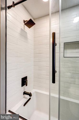 3075 Essex Pl, Lancaster PA  17601-1612 exterior