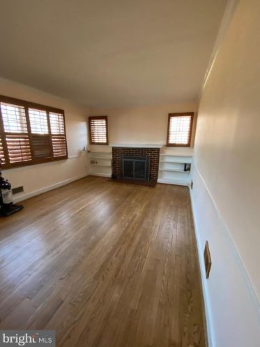 2702 Dawson Ave, Silver Spring, MD 20902-2627