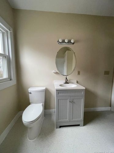 260 Main St, Meriden CT 06451-3859 exterior