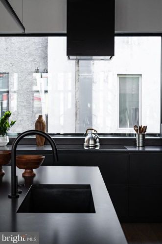 1355 Kater St, Philadelphia PA 19147-1817 exterior