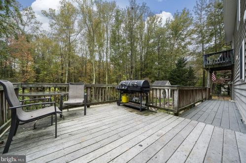 50 Walnut Crk Rd, Huntingtown MD 20639-3006 exterior