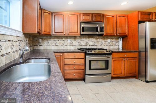 332 Belgrade St, Philadelphia PA 19125-4427 exterior