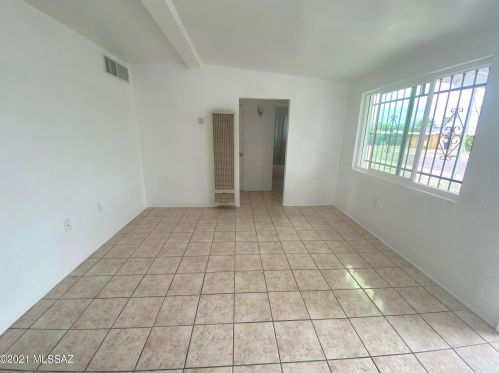 1104 Kentucky St, Tucson AZ  85714-3227 exterior