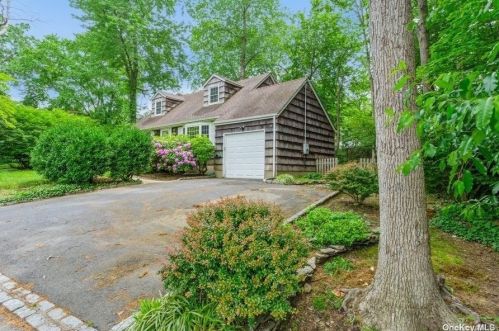 23 Birch Dr, Huntington Station, NY 11746-3033