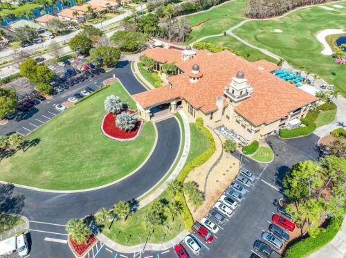 7476 Treeline Dr, Naples FL 34119-9727 exterior