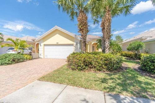 7541 Garibaldi Ct, Naples, FL 34114-2641