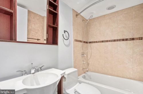 2115 Hanover St, Silver Spring MD 20910-2103 exterior