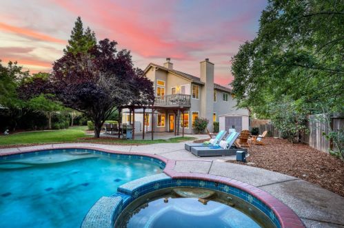 127 Conductor Way, Folsom CA 95630-8022 exterior