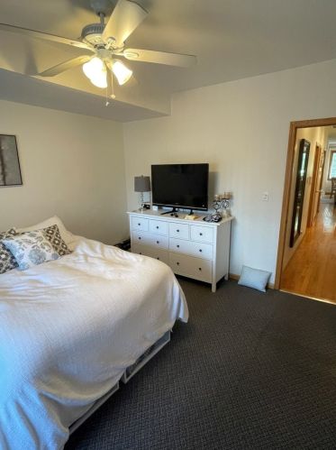 1330 Greenview Ave, Chicago IL 60626-5035 exterior