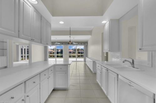 4822 Martinique Way, Naples FL 34119-9551 exterior