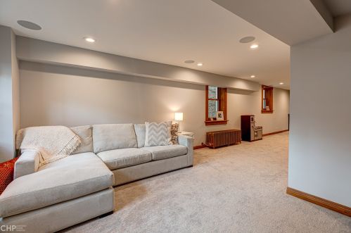 2143 Thomas St, Chicago IL 60651-3248 exterior