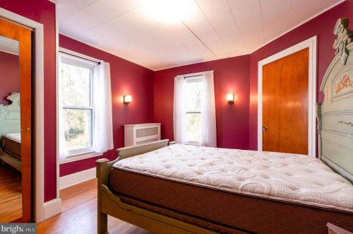 31 Chestnut Ave, Camden NJ 08107-2207 exterior