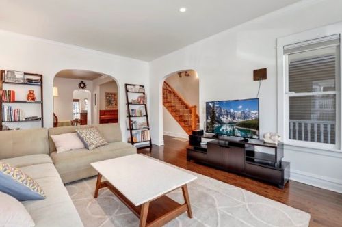 3056 Hoyne Ave, Chicago IL 60643-1121 exterior