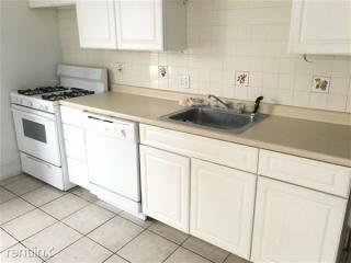 182 Naples Rd, Brookline MA  02446-5750 exterior