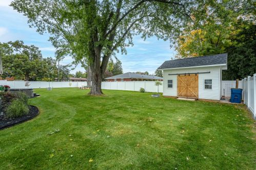 8523 Westnedge Ave, Kalamazoo MI  49002-6227 exterior