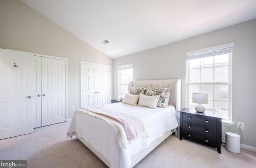 6940 Lerwick Ct, Alexandria VA  22315-5717 exterior