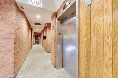 899 Plymouth Ct, Chicago IL 60605-2058 exterior