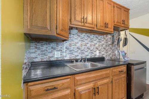 726 Edison St, Kalamazoo MI  49004-3414 exterior