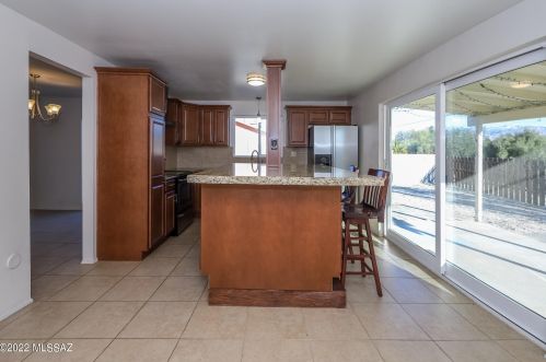 702 Kent Dr, Tucson AZ 85710-2442 exterior