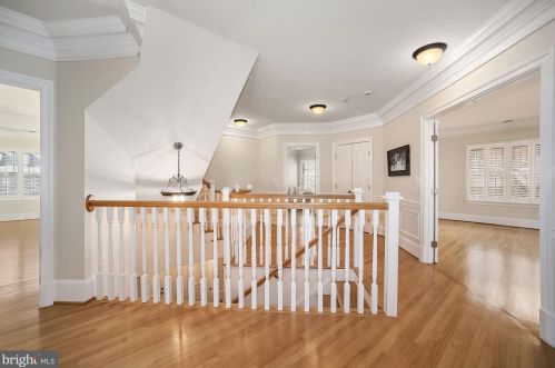 1493 Evans Farm Dr, Mc Lean VA 22101-5656 exterior